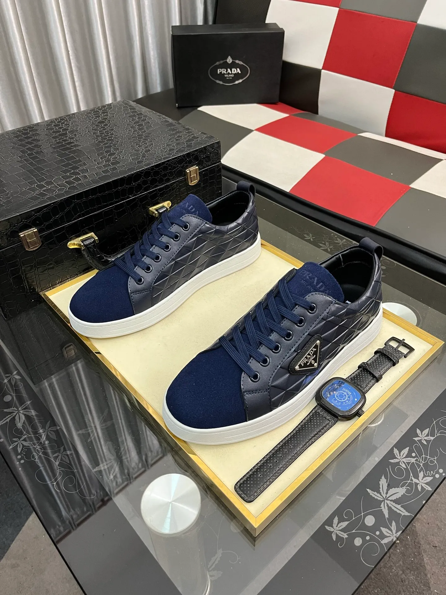 Men's shoes 💰440⌚️⌚️Prada•PRADA original quality.~ Unique modern style sneakers. 🏃A must-have casual shoe for trendy men😍😍 Original brand imported from Italy, imported original leather, sheep lining (refuses to discolor and grind feet) Sole: Original sole provided by the original factory, French lazy style design ⚠️Fit to the feet, original quality, super comfortable original sole. Code number: 38-444️⃣Colors available